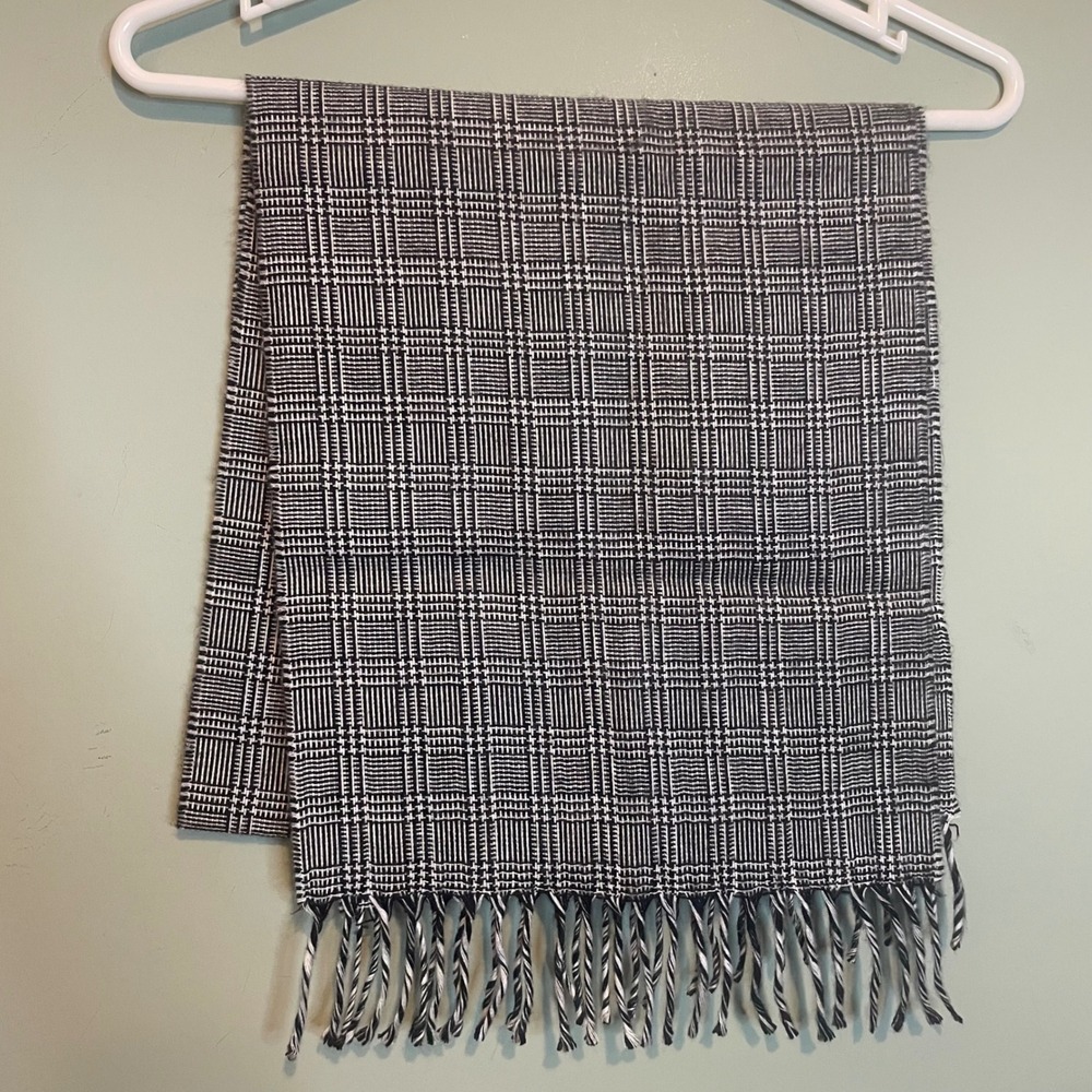 NWOT‎ Womens Dark Academia Downtown Girl Preppy Fringe Plaid Scarf Black White